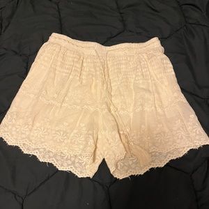 NWT Size L  Solitaire Cotton/Linen Lace Short